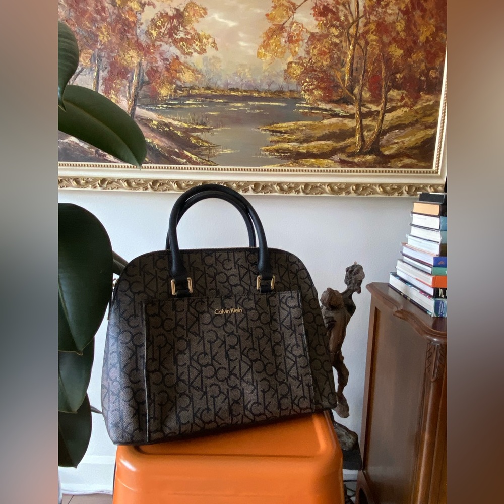 NWOT CALVIN KLEIN HANDBAG